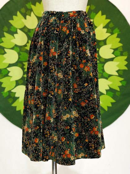 黒ベルベット地に橙と白の花柄スカート - メトロポリタン オンライン（レトロ・ヴィンテージ古着 通販）