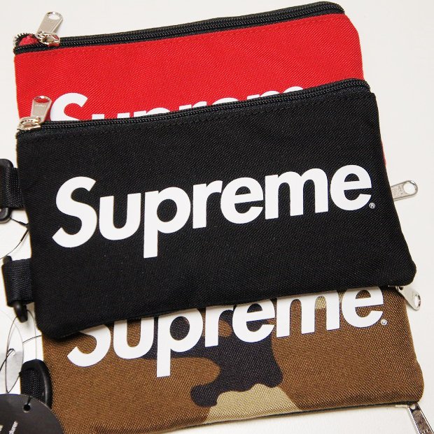 Supreme Mobile Pouch<img class='new_mark_img2' src='https://img.shop-pro.jp/img/new/icons47.gif' style='border:none;display:inline;margin:0px;padding:0px;width:auto;' />