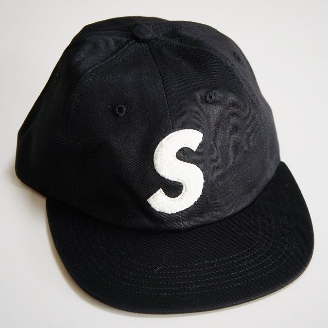 Supreme Chenille S Logo 6-Panel Cap<img class='new_mark_img2' src='https://img.shop-pro.jp/img/new/icons47.gif' style='border:none;display:inline;margin:0px;padding:0px;width:auto;' />