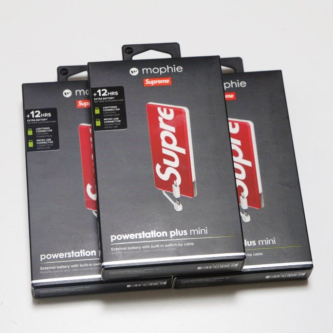 Supreme Mophie Powerstation Plus Mini<img class='new_mark_img2' src='https://img.shop-pro.jp/img/new/icons47.gif' style='border:none;display:inline;margin:0px;padding:0px;width:auto;' />