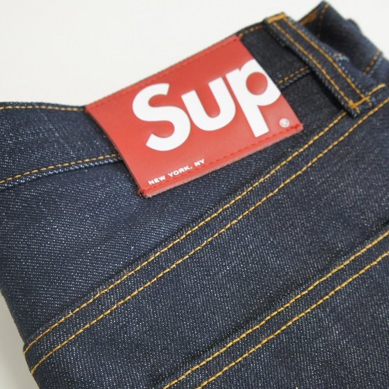 Supreme Rigid Slim Jeans<img class='new_mark_img2' src='https://img.shop-pro.jp/img/new/icons47.gif' style='border:none;display:inline;margin:0px;padding:0px;width:auto;' />