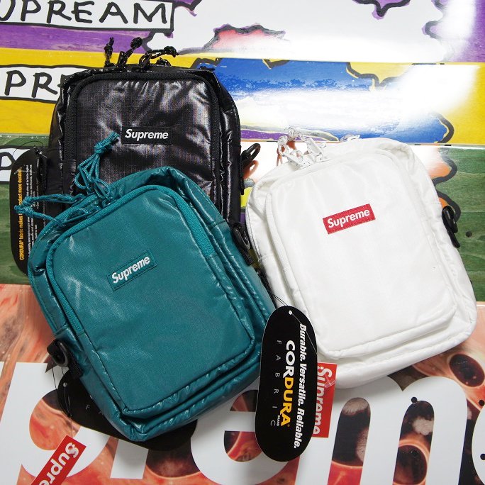 Supreme Shoulder Bag<img class='new_mark_img2' src='https://img.shop-pro.jp/img/new/icons47.gif' style='border:none;display:inline;margin:0px;padding:0px;width:auto;' />