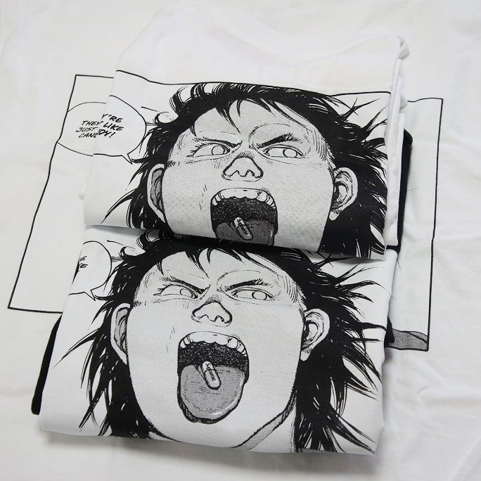 Supreme AKIRA Supreme Pill Tee<img class='new_mark_img2' src='https://img.shop-pro.jp/img/new/icons47.gif' style='border:none;display:inline;margin:0px;padding:0px;width:auto;' />