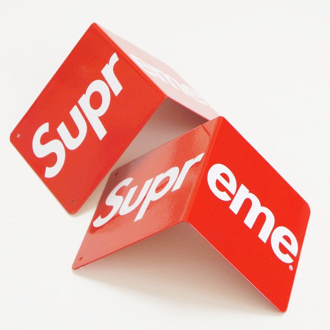 Supreme Bookends (set of 2) <img class='new_mark_img2' src='https://img.shop-pro.jp/img/new/icons47.gif' style='border:none;display:inline;margin:0px;padding:0px;width:auto;' />