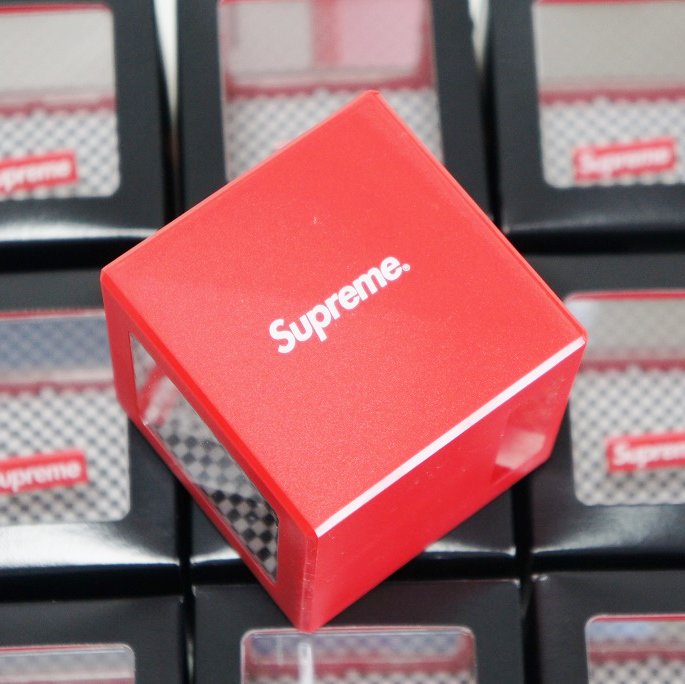 Supreme Illusion Coin Bank<img class='new_mark_img2' src='https://img.shop-pro.jp/img/new/icons16.gif' style='border:none;display:inline;margin:0px;padding:0px;width:auto;' />