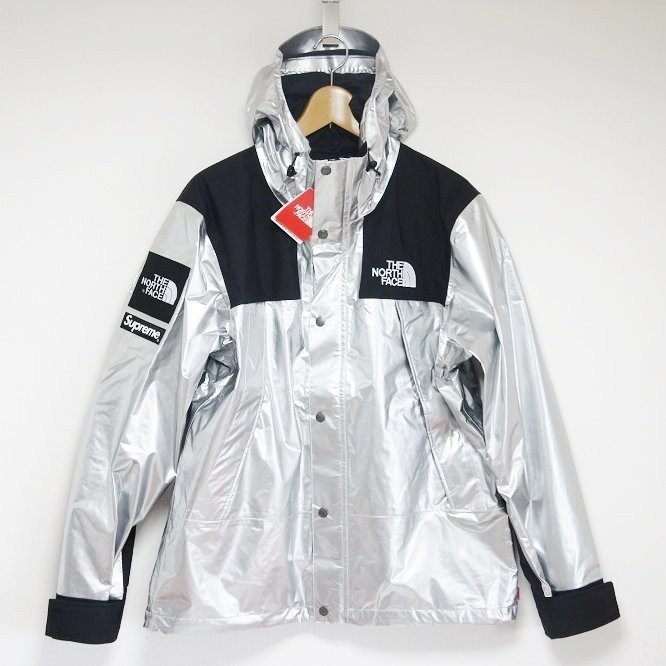 Supreme The North Face Metallic Mountain Parka<img class='new_mark_img2' src='https://img.shop-pro.jp/img/new/icons47.gif' style='border:none;display:inline;margin:0px;padding:0px;width:auto;' />