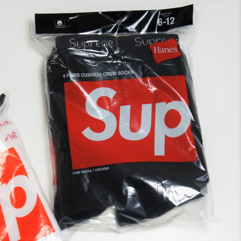 Supreme Hanes Crew Socks<img class='new_mark_img2' src='https://img.shop-pro.jp/img/new/icons47.gif' style='border:none;display:inline;margin:0px;padding:0px;width:auto;' />