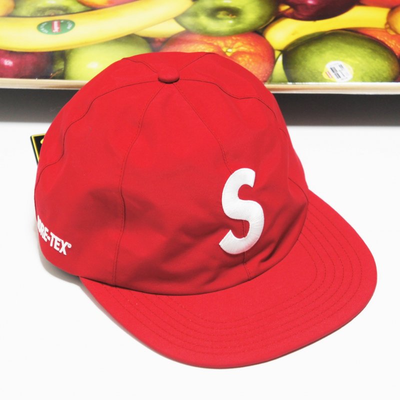 Supreme GORE-TEX S-Logo 6-Panel<img class='new_mark_img2' src='https://img.shop-pro.jp/img/new/icons47.gif' style='border:none;display:inline;margin:0px;padding:0px;width:auto;' />