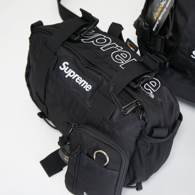 Supreme Waist Bag <img class='new_mark_img2' src='https://img.shop-pro.jp/img/new/icons47.gif' style='border:none;display:inline;margin:0px;padding:0px;width:auto;' />