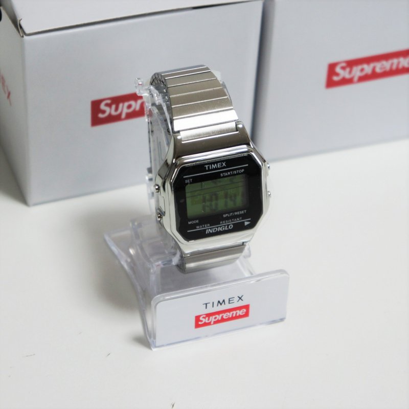 Supreme®/Timex® Digital Watch<img class='new_mark_img2' src='https://img.shop-pro.jp/img/new/icons47.gif' style='border:none;display:inline;margin:0px;padding:0px;width:auto;' />