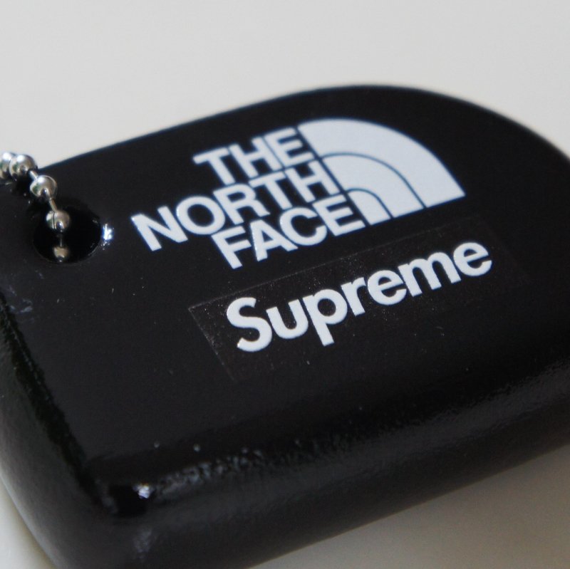 Supreme The North Face Floating Keychain - Supreme 通販 Online ...