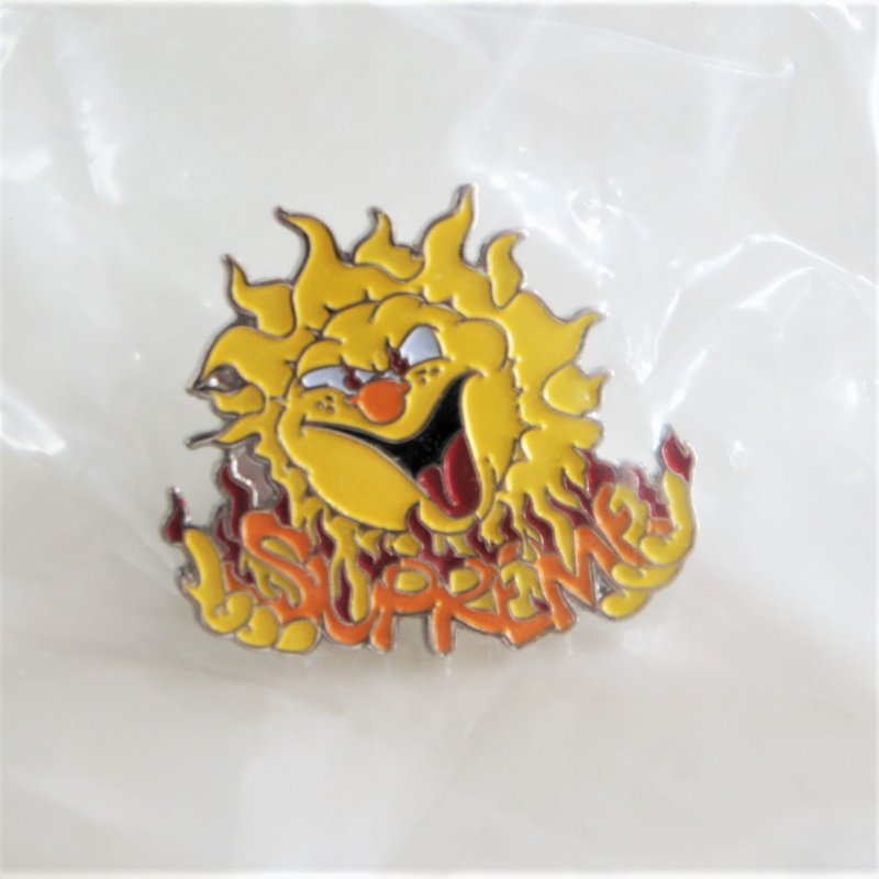 Supreme Sun Pin<img class='new_mark_img2' src='https://img.shop-pro.jp/img/new/icons15.gif' style='border:none;display:inline;margin:0px;padding:0px;width:auto;' />