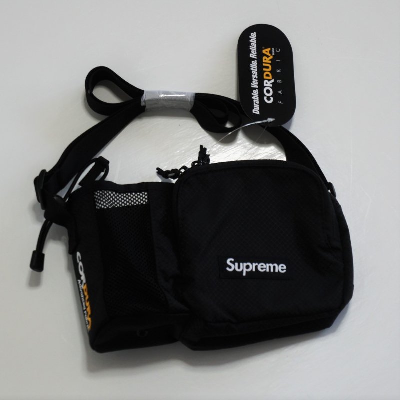 Supreme Side Bag<img class='new_mark_img2' src='https://img.shop-pro.jp/img/new/icons15.gif' style='border:none;display:inline;margin:0px;padding:0px;width:auto;' />