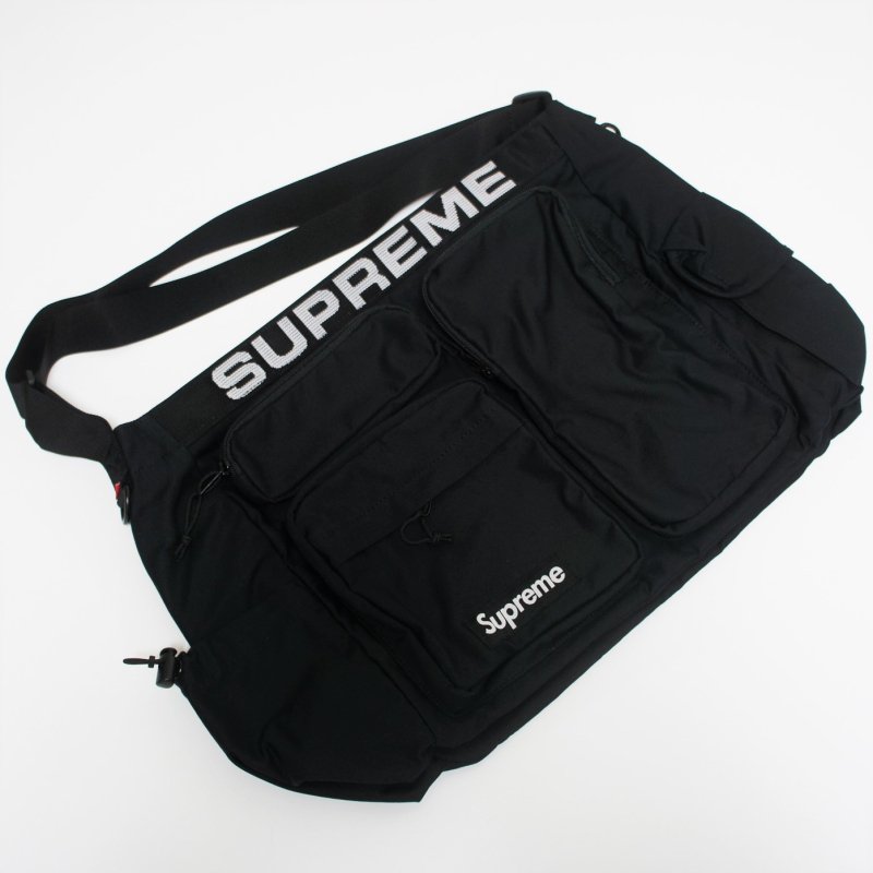 Supreme Field Messenger Bag<img class='new_mark_img2' src='https://img.shop-pro.jp/img/new/icons15.gif' style='border:none;display:inline;margin:0px;padding:0px;width:auto;' />