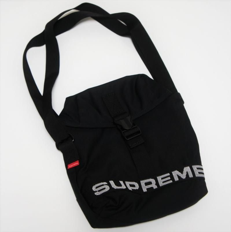 Supreme bag best sale black and white