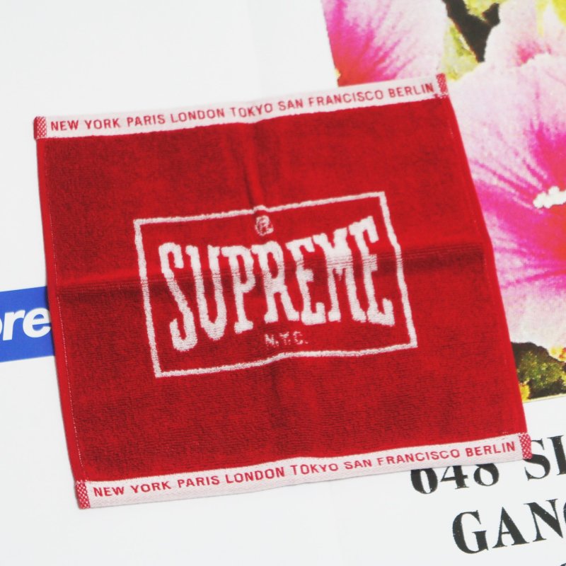 Supreme Square Mini Towels<img class='new_mark_img2' src='https://img.shop-pro.jp/img/new/icons15.gif' style='border:none;display:inline;margin:0px;padding:0px;width:auto;' />