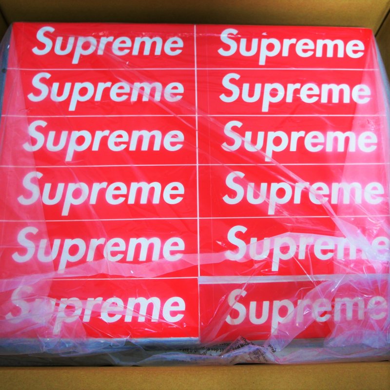 Supreme/Rotary Hero Sticker Bricks Stool/Side Table<img class='new_mark_img2' src='https://img.shop-pro.jp/img/new/icons15.gif' style='border:none;display:inline;margin:0px;padding:0px;width:auto;' />