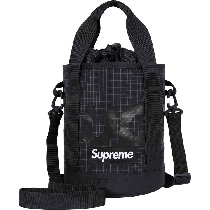 Supreme Cinch Bag<img class='new_mark_img2' src='https://img.shop-pro.jp/img/new/icons15.gif' style='border:none;display:inline;margin:0px;padding:0px;width:auto;' />