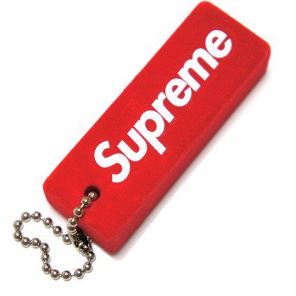 Supreme Flocked Puffy Keychain<img class='new_mark_img2' src='https://img.shop-pro.jp/img/new/icons47.gif' style='border:none;display:inline;margin:0px;padding:0px;width:auto;' />