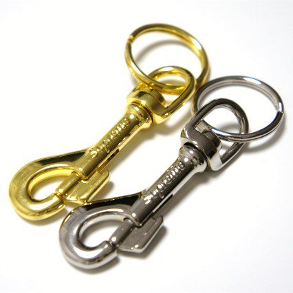 Supreme Snap Hook Keychain<img class='new_mark_img2' src='https://img.shop-pro.jp/img/new/icons15.gif' style='border:none;display:inline;margin:0px;padding:0px;width:auto;' />