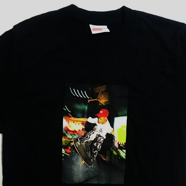 COMME des GARCONS SHIRT Supreme Tee<img class='new_mark_img2' src='https://img.shop-pro.jp/img/new/icons47.gif' style='border:none;display:inline;margin:0px;padding:0px;width:auto;' />