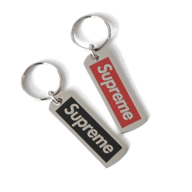 Supreme Box Logo Metal Tag Keychain<img class='new_mark_img2' src='https://img.shop-pro.jp/img/new/icons47.gif' style='border:none;display:inline;margin:0px;padding:0px;width:auto;' />