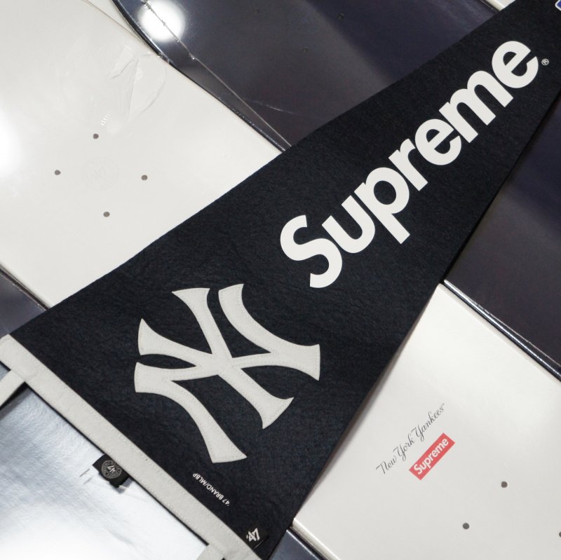 Supreme New York Yankees Pannant 47 Brand <img class='new_mark_img2' src='https://img.shop-pro.jp/img/new/icons47.gif' style='border:none;display:inline;margin:0px;padding:0px;width:auto;' />