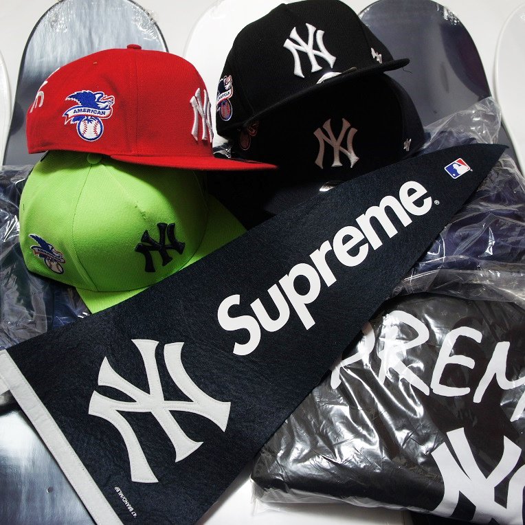 Supreme New York Yankees Hoodie 47 Brand <img class='new_mark_img2' src='https://img.shop-pro.jp/img/new/icons47.gif' style='border:none;display:inline;margin:0px;padding:0px;width:auto;' />