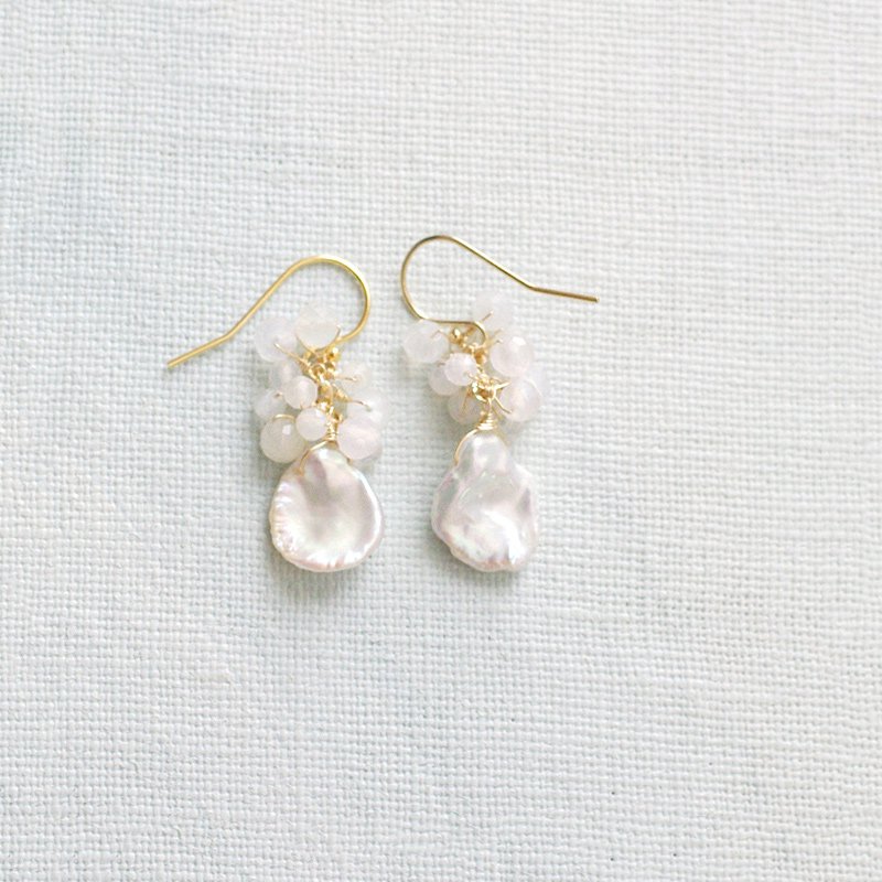 fusa : Pearl, white Chalcedony（earring）