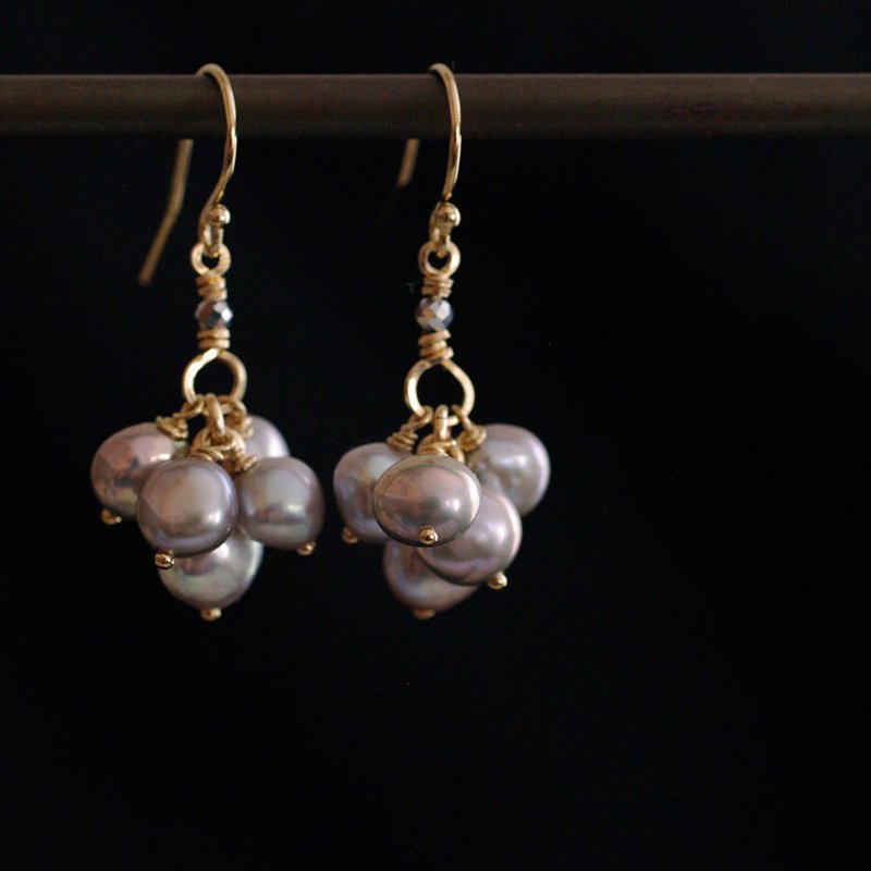fusa : gray Pearl（earring）