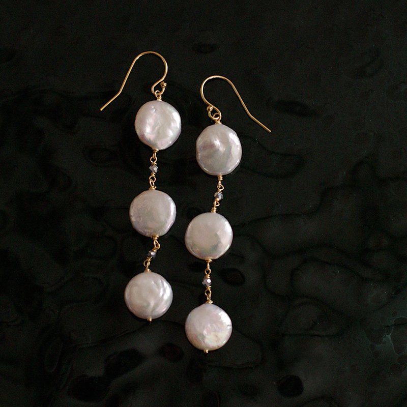 white round Pearl（earring）