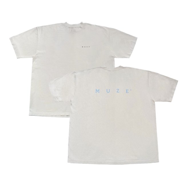<img class='new_mark_img1' src='https://img.shop-pro.jp/img/new/icons1.gif' style='border:none;display:inline;margin:0px;padding:0px;width:auto;' />MUZE BLACK LABEL - 22SS LOGO TEE (CEMENT) ミューズ 2022年春夏コレクション ロゴTシャツ