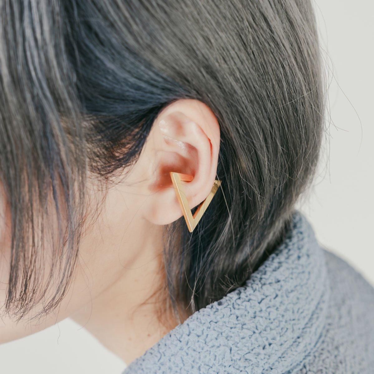 H＞FRACTAL ORIGINAL TRIANGLE EAR CUFF(GOLD) トイアングルイヤーカフ(ゴールド) -  MUZE,PARADOX,THETEST公式取り扱い、フラクタル原宿 公式通販 H＞FRACTAL Laforet ONLINESHOP -  フラクタル原宿 通販