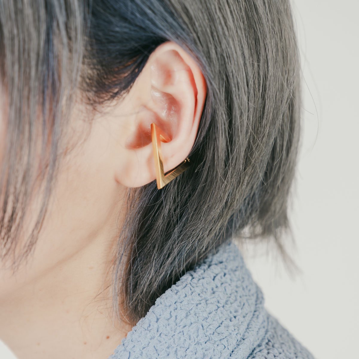 H＞FRACTAL ORIGINAL TRIANGLE EAR CUFF(GOLD) トイアングルイヤーカフ(ゴールド) -  MUZE,PARADOX,THETEST公式取り扱い、フラクタル原宿 公式通販 H＞FRACTAL Laforet ONLINESHOP - フラクタル原宿  通販 H＞FRACTAL Laforet ONLINESHOP