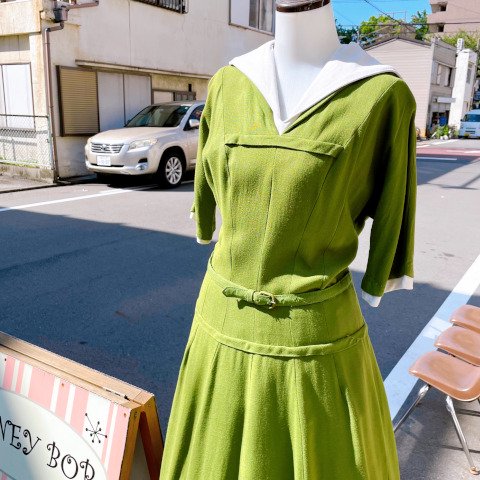 <img class='new_mark_img1' src='https://img.shop-pro.jp/img/new/icons26.gif' style='border:none;display:inline;margin:0px;padding:0px;width:auto;' />Double Collar Green Dress