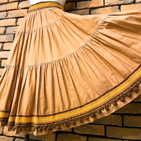 <img class='new_mark_img1' src='https://img.shop-pro.jp/img/new/icons13.gif' style='border:none;display:inline;margin:0px;padding:0px;width:auto;' />Squaw Patio Full Circle Mexican Skirt