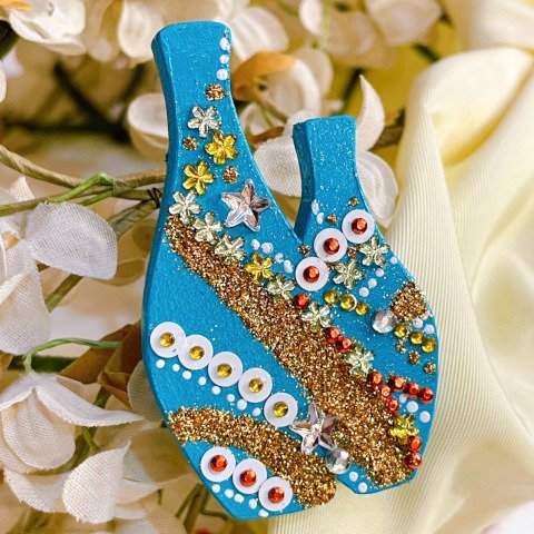 <img class='new_mark_img1' src='https://img.shop-pro.jp/img/new/icons13.gif' style='border:none;display:inline;margin:0px;padding:0px;width:auto;' />Blue Bottles Wooden Jewel Brooch