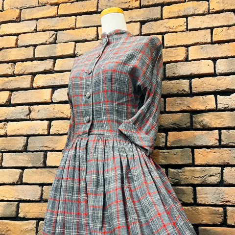 <img class='new_mark_img1' src='https://img.shop-pro.jp/img/new/icons13.gif' style='border:none;display:inline;margin:0px;padding:0px;width:auto;' />Gray Plaid Band Collar Rayon Dress