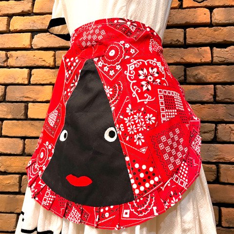 <img class='new_mark_img1' src='https://img.shop-pro.jp/img/new/icons13.gif' style='border:none;display:inline;margin:0px;padding:0px;width:auto;' />Black Lady Face with Bandana Apron