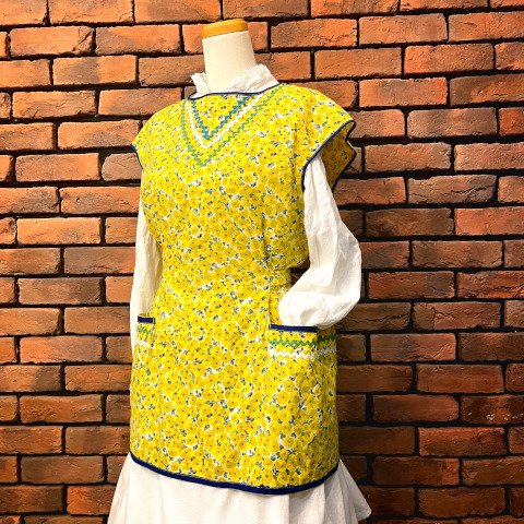 <img class='new_mark_img1' src='https://img.shop-pro.jp/img/new/icons13.gif' style='border:none;display:inline;margin:0px;padding:0px;width:auto;' />Yellow Floral Cotton Bib Apron