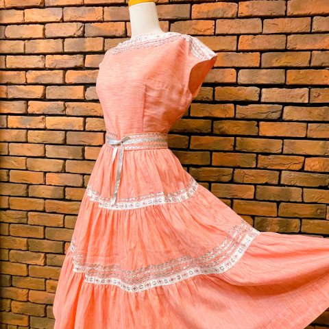 <img class='new_mark_img1' src='https://img.shop-pro.jp/img/new/icons13.gif' style='border:none;display:inline;margin:0px;padding:0px;width:auto;' />Southwest Patio Dress and Silver Rickrack Trim
