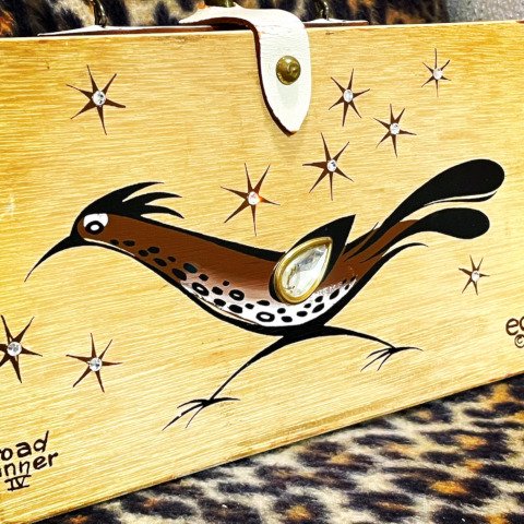 <img class='new_mark_img1' src='https://img.shop-pro.jp/img/new/icons13.gif' style='border:none;display:inline;margin:0px;padding:0px;width:auto;' />Enid Collins Road Runner Wooden box Purse