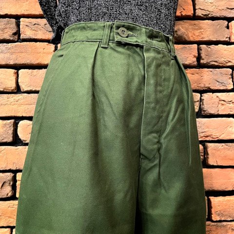 <img class='new_mark_img1' src='https://img.shop-pro.jp/img/new/icons13.gif' style='border:none;display:inline;margin:0px;padding:0px;width:auto;' />Swedish Military Trousers, Baker Pants
