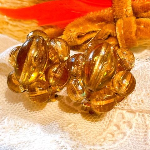 <img class='new_mark_img1' src='https://img.shop-pro.jp/img/new/icons13.gif' style='border:none;display:inline;margin:0px;padding:0px;width:auto;' />Austria Amber Beaded Earrings