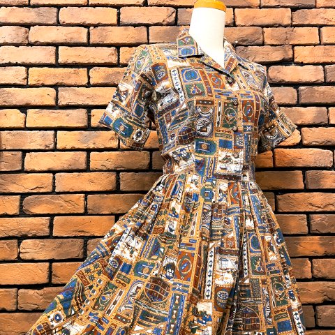 <img class='new_mark_img1' src='https://img.shop-pro.jp/img/new/icons13.gif' style='border:none;display:inline;margin:0px;padding:0px;width:auto;' />1950's Cotton Novelty Printed Dress