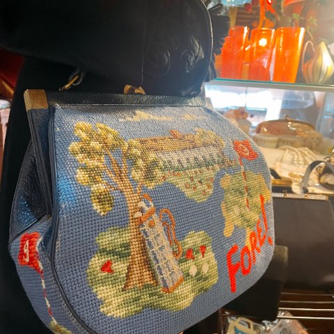 <img class='new_mark_img1' src='https://img.shop-pro.jp/img/new/icons13.gif' style='border:none;display:inline;margin:0px;padding:0px;width:auto;' />Golf Needlepoint Purse