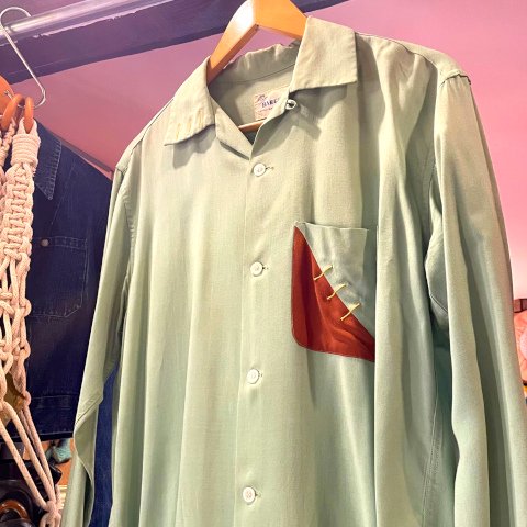 <img class='new_mark_img1' src='https://img.shop-pro.jp/img/new/icons13.gif' style='border:none;display:inline;margin:0px;padding:0px;width:auto;' />Mint Green Loop Collar Rayon L/S Shirt