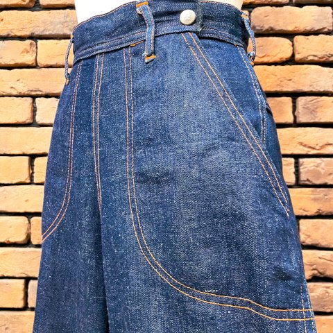 <img class='new_mark_img1' src='https://img.shop-pro.jp/img/new/icons13.gif' style='border:none;display:inline;margin:0px;padding:0px;width:auto;' />Side Zip Hight Waisted Denim Ranch Pants