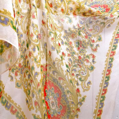 <img class='new_mark_img1' src='https://img.shop-pro.jp/img/new/icons13.gif' style='border:none;display:inline;margin:0px;padding:0px;width:auto;' />Paisley Chiffon Sheer Scarf