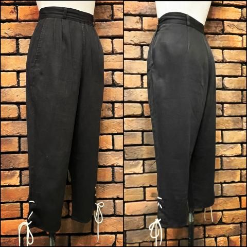 <img class='new_mark_img1' src='https://img.shop-pro.jp/img/new/icons13.gif' style='border:none;display:inline;margin:0px;padding:0px;width:auto;' />1950's Black Capri Pants with Lace Up Cuffs